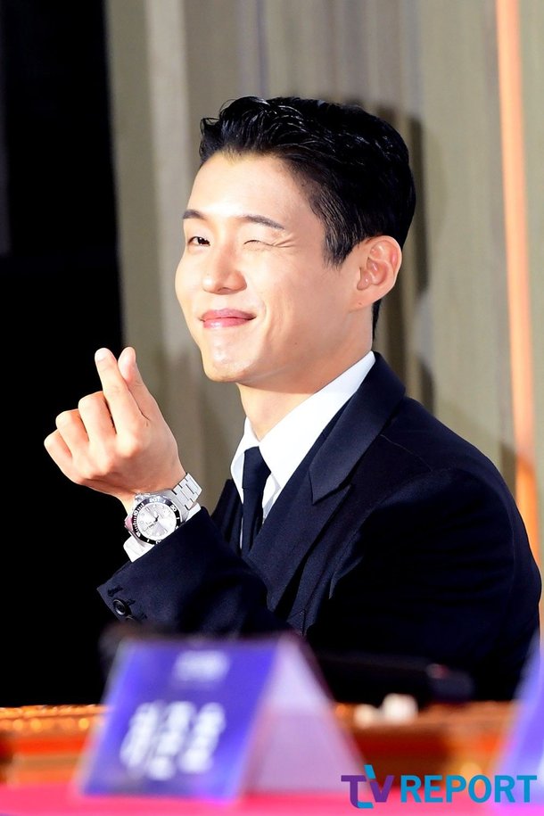 [T포토] 하준 '여심 잡는 윙크' : 네이트 뉴스