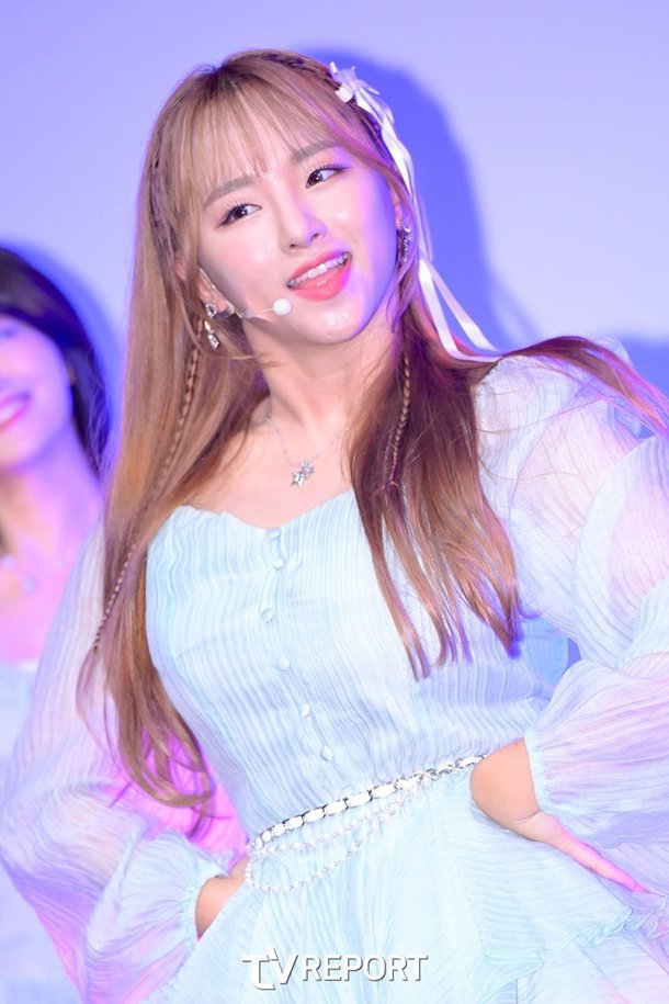 [T포토] 아연 '이러니 안 반해?' : 네이트 연예