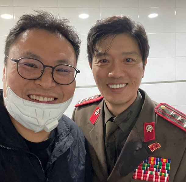 '무빙' 강풀, 무려 323일간 모은 현장 사진 대공개 : 네이트 연예