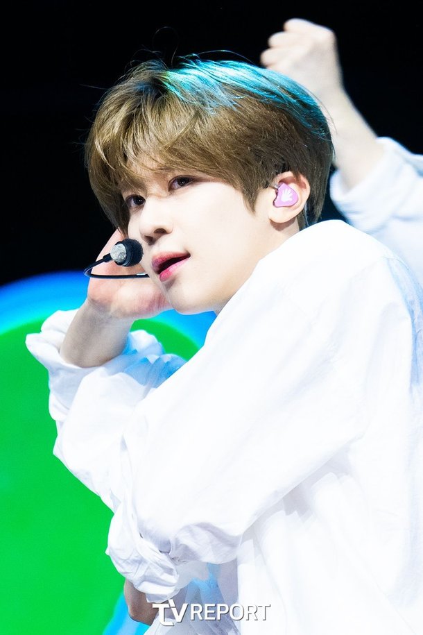 [T포토] 시온 '무대 위 잘생김' : 네이트 연예