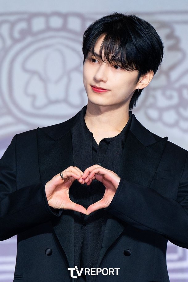 [T포토] 준 '나는야 애교 왕자' : 네이트 연예