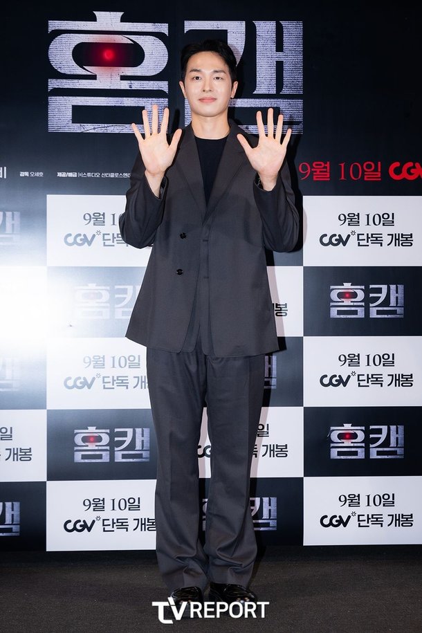 [T포토] 권혁 '185cm의 위엄' : 네이트 연예