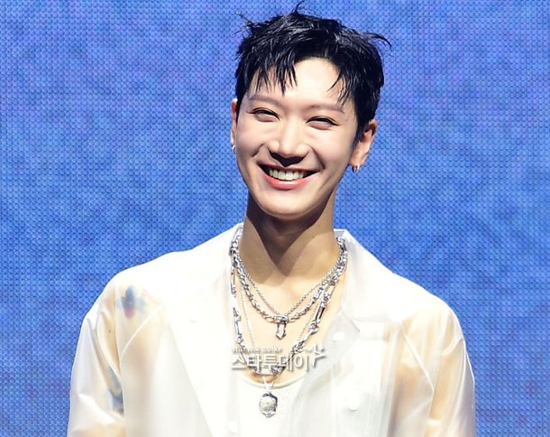 [포토]NCT 텐, 솔로 설레이는 미소 : 네이트 연예