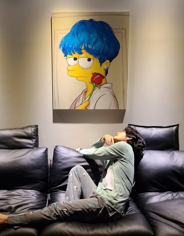 BTS V Thanks Fans for Their Amazing Painting of Him - ZAPZEE - Premier ...