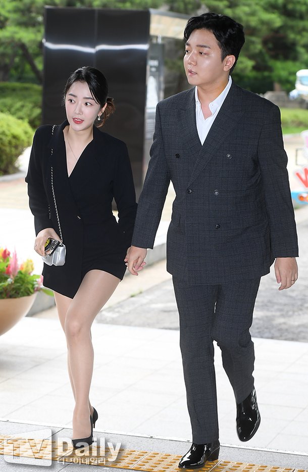 [TD포토] 배슬기-심리섭 잉꼬부부 '손 꼭잡고 국회 나들이~' : 네이트 연예