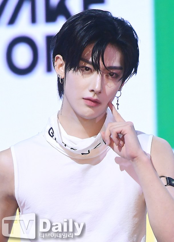 [TD포토] 제로베이스원 리키 '비현실적 비주얼' : 네이트 연예