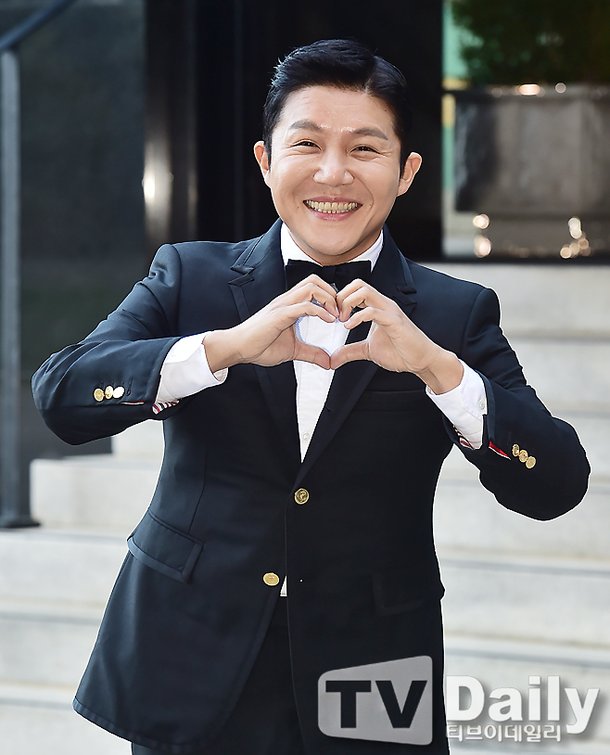 [TD포토] '새신랑' 조세호 '새신부 사랑해' : 네이트 연예