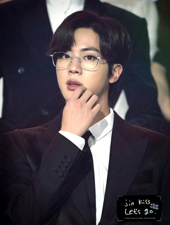 '가요대축제' 방탄소년단 진, '김석진 안경' 검색하게 만드는 비주얼 : 네이트 연예