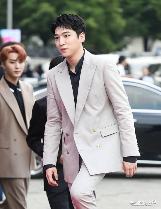 '29세' 데이식스 성진, 깜짝 입대…JYP 