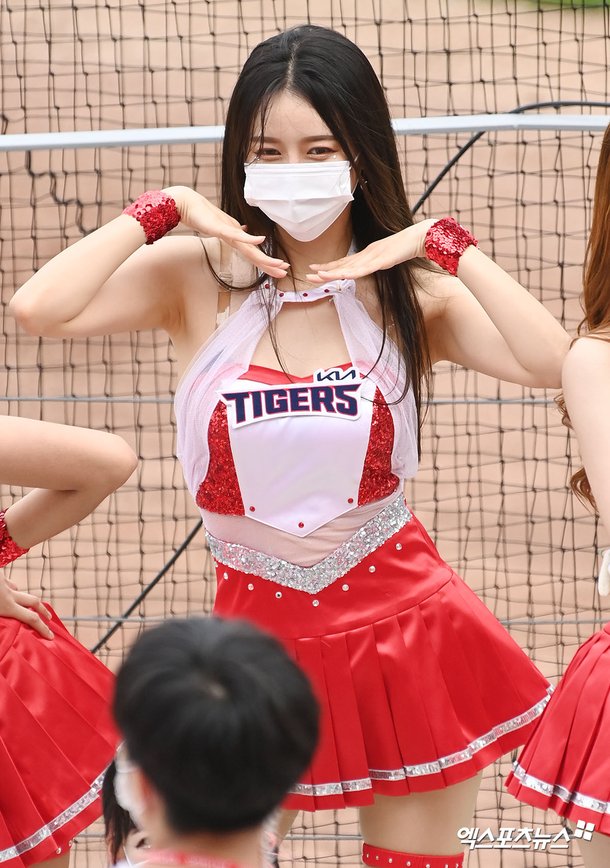 치어리더 이아영 '꽃미모에 집중해'[엑's HD포토] : 네이트 스포츠