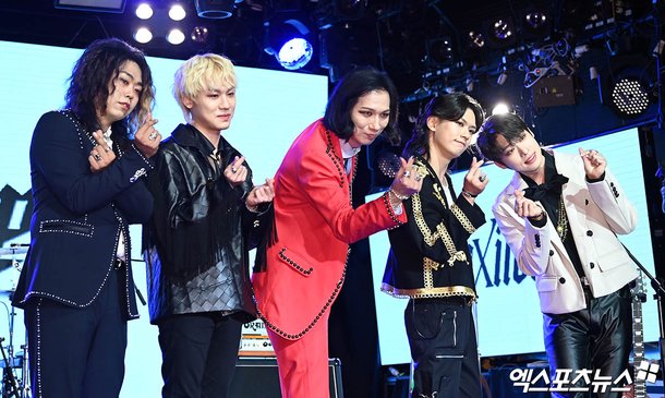 크랙실버 '귀엽게 손하트'[엑's HD포토] : 네이트 연예