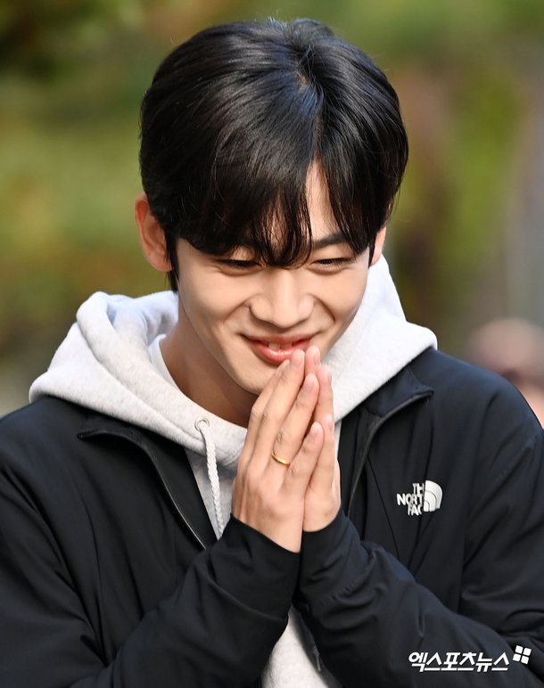 위아이 김요한 '수줍게 터진 미소'[엑's HD포토] : 네이트 연예