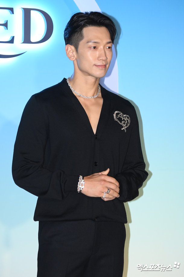 정지훈(비) '화려함이 나를 감싸고'[엑's HD포토] : 네이트 뉴스