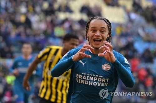 이강인 걱정 마 …psg 네덜란드 득점왕 Lw 영입→곧장 독일로 임대 네이트 스포츠