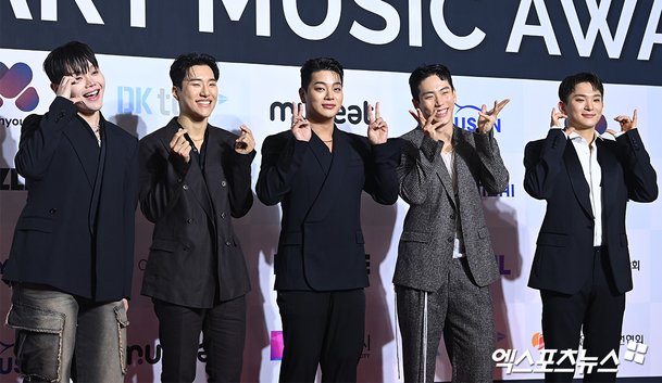'스맨파' 어때, 끼 넘치는 포즈[엑's HD포토] : 네이트 연예