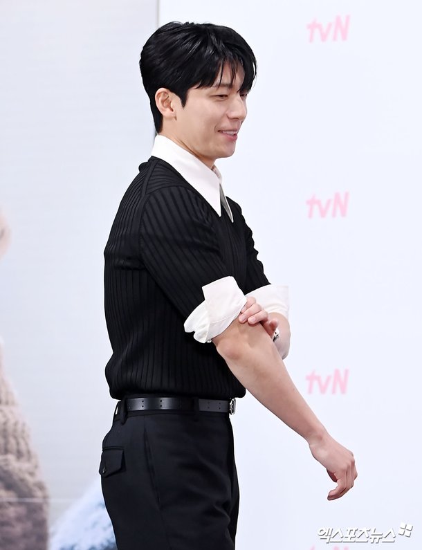 위하준 '탄탄한 팔근육'[엑's HD포토] : 네이트 연예
