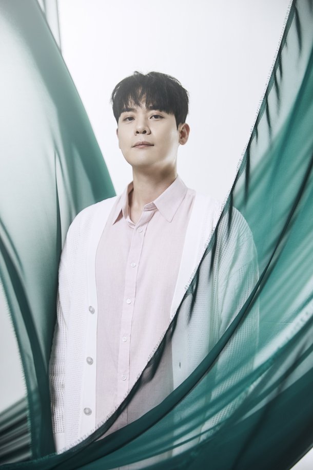 유채훈 가수 2024 Sfumato 화보