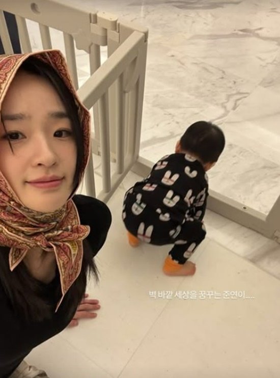 &amp;#39;금융인♥&amp;#39; 손연재, 머리에 스카프 두르고 육아 열중…&amp;quot;바깥 세상을 꿈꾸는 아들&amp;quot; : 네이트 스포츠