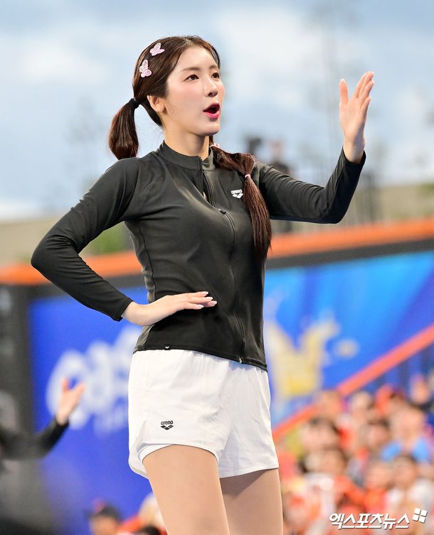 김연정 치어리더 경기장&middot;방송&middot;화보 및 활동 사진