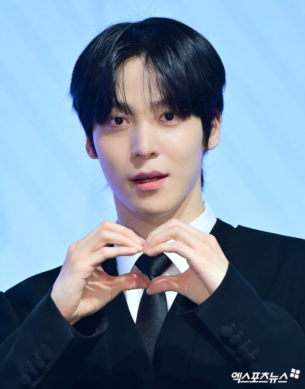 에이티즈 윤호 '내 마음을 담아'[엑's HD포토] : 네이트 연예