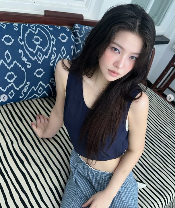 레드벨벳 막내 예리, 벌써 이렇게 성숙해졌어?…데뷔 초 '꼬부기상'과 180도 다른 분위기 : 네이트 연예