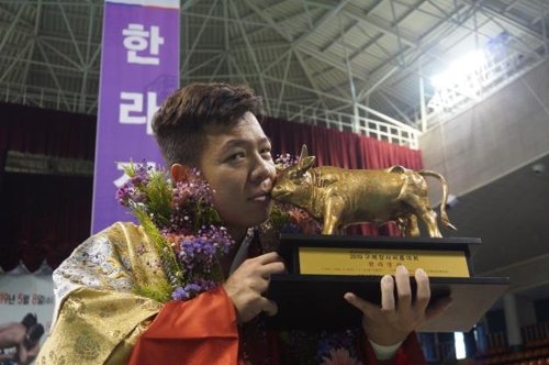 손충희, 구례 장사씨름서 통산 7번째 한라장사 : 네이트 스포츠