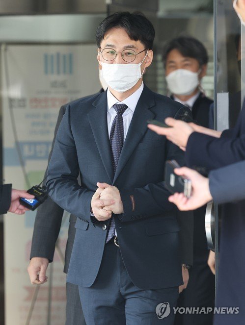 퇴임식 마치고 나오는 박하영 차장검사 : 네이트 뉴스