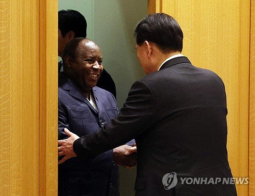 윤석열 대통령, 한·부룬디 정상회담 : 네이트 뉴스 윤석열 대통령, 한·부룬디 정상회담 : 네이트 뉴스
