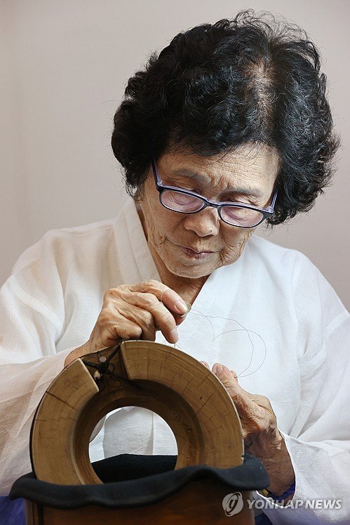 망건 만드는 강전향 무형유산 기능보유자 : 네이트 뉴스