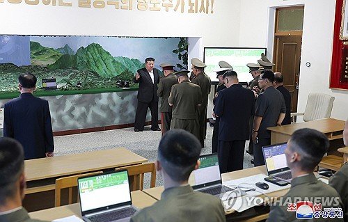 김정은, 오진우명칭 포병종합군관학교 시찰 : 네이트 뉴스