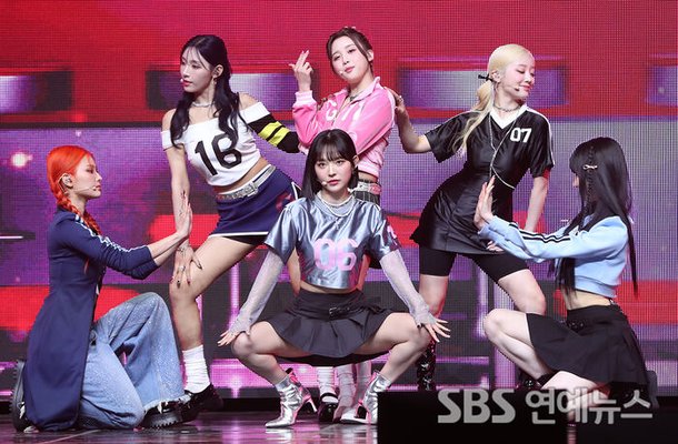 [E포토] 라잇썸, '1년 5개월 만에 화려한 컴백' : 네이트 연예