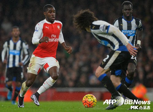 [EPL] 멘탈甲 캠벨, 4년 버텨 얻어낸 '정규직' : 네이트 스포츠