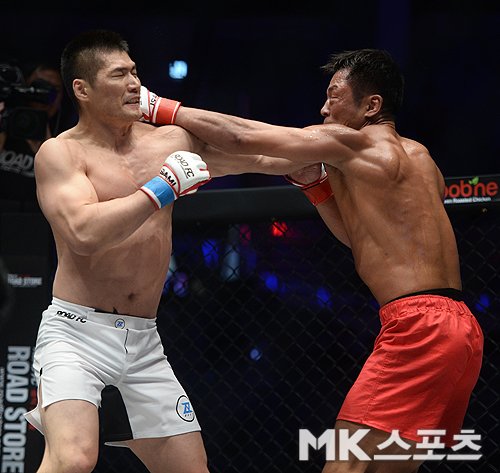 최영-김훈 '차정환과 붙을 파이터는?' [MK포토] : 네이트 스포츠