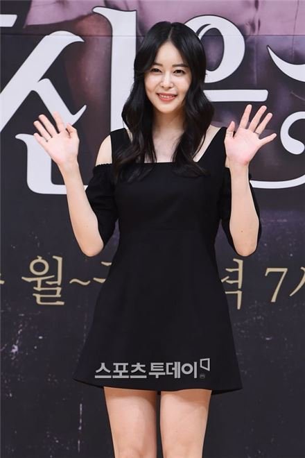 허이재, 드라마 '당신은 선물' 안고 돌아온다 : 네이트 연예