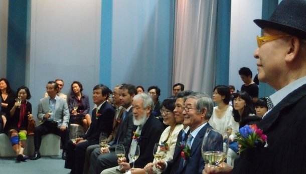 VIP라운지서 펼쳐진 탱고~후끈 : 네이트 뉴스
