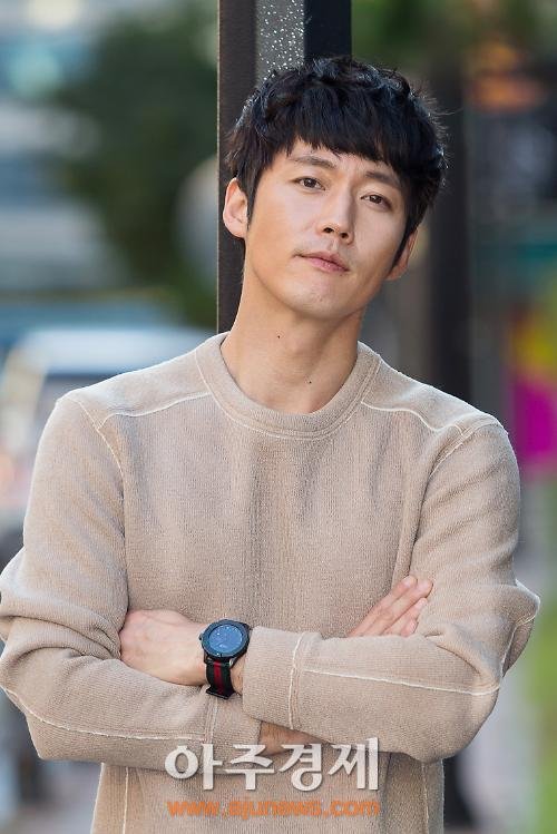 [인터뷰] '운널사' 18년 차 배우 장혁에게 느껴지는 신인의 자세 : 네이트 뉴스