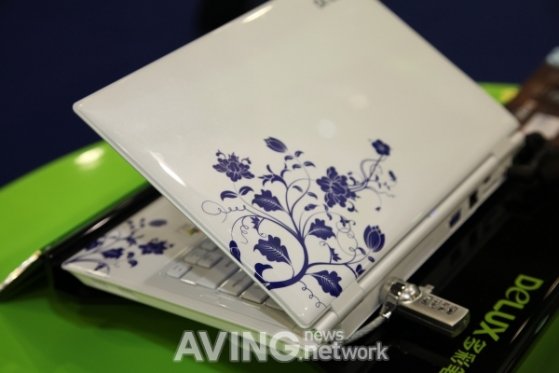 Delux to showcase its 11-inch stylish slim notebook 'Delux-QH11' : 네이트 뉴스