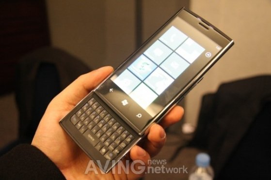 [Mobile World Congress 2011][MWC2011] Dell, Windows Phone 'Venue' at ...
