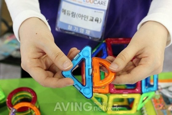 [EDUCARE 2013] Edurim Displayed Creative Teaching Aid, Learning MAG ...