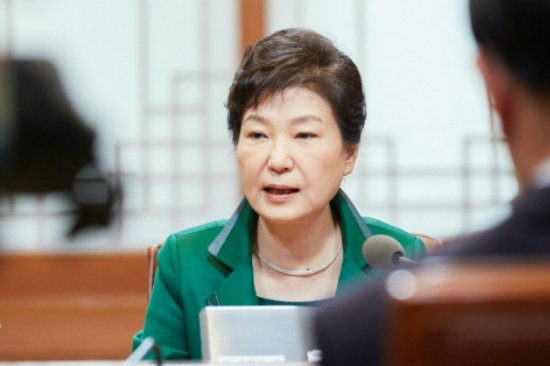 박 대통령 4·19 민주묘지 참배…총선이후 첫 외부일정 : 네이트 뉴스