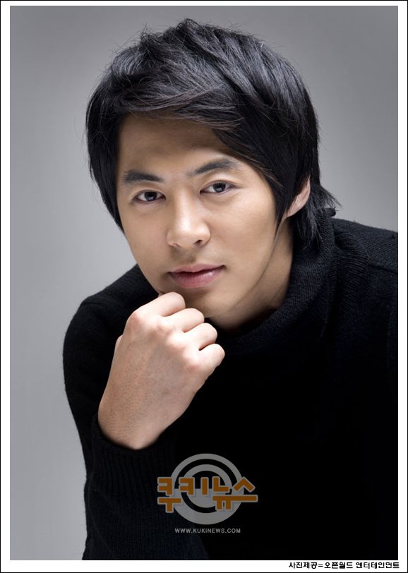 전진 소속사, 前 매니저 사기 혐의로 고소 : 네이트 연예