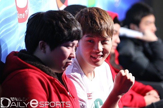 [포토] 프라임 1세트 선취에 장현우 주먹 '꾹' : 네이트 스포츠