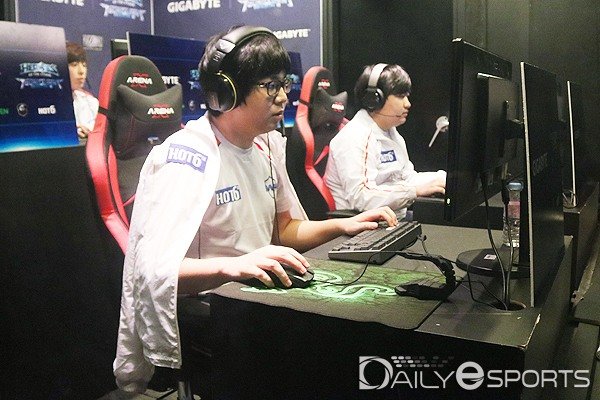 [HCOT 결승] MVP 블랙, 응징자 독점하며 다나와 조커 제압…2대0 : 네이트 스포츠