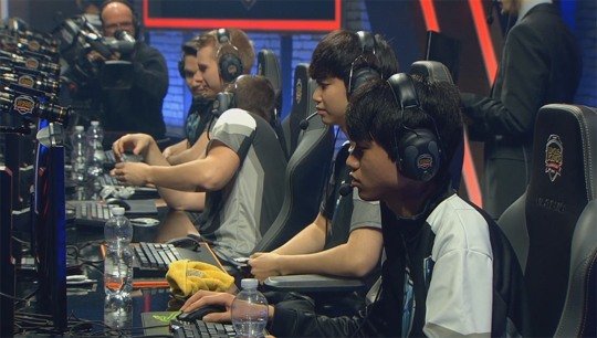 '뉴클리어'-'체이'의 H2k, 유럽 LCS 개막전서 오리겐에 완승 : 네이트 스포츠