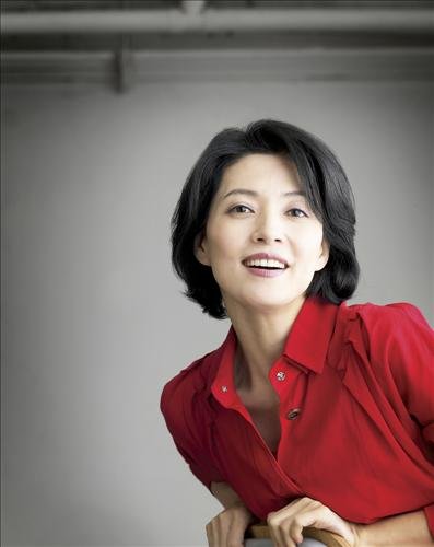 주부 CF모델 윤정, 6년 만에 활동 재개 : 네이트 뉴스