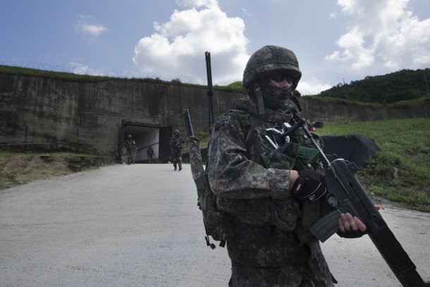 최전방 GP서 北 향해 기관총 오발…