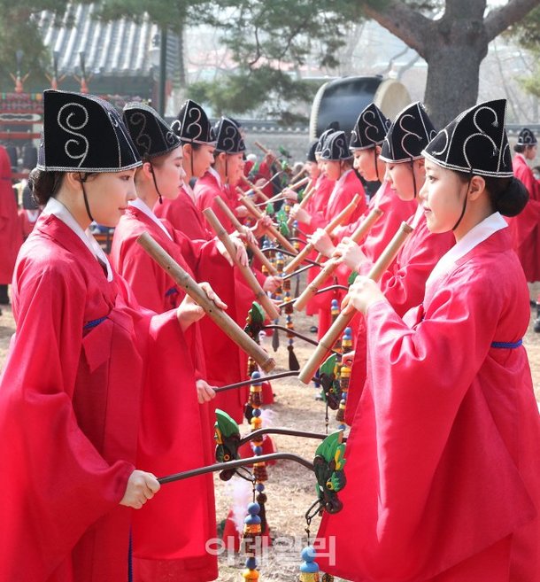 [포토]성균관에서 봉행된 춘기석전대제 : 네이트 뉴스