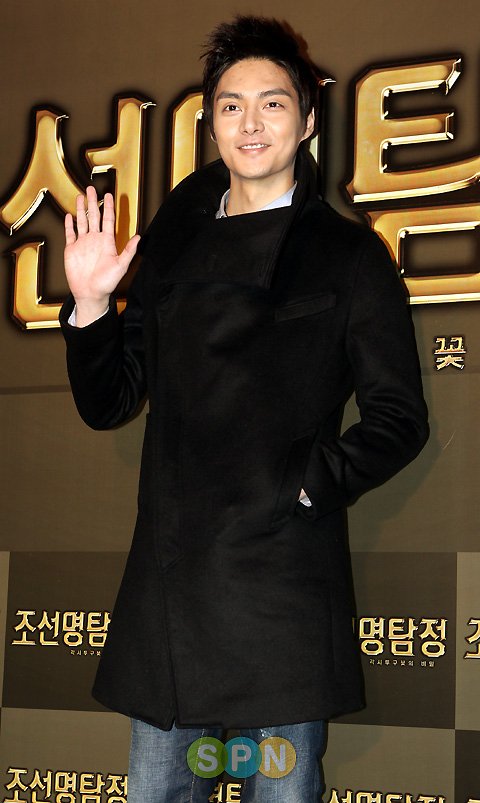 [포토]김준 `살이 너무 빠졌나요?` : 네이트 연예