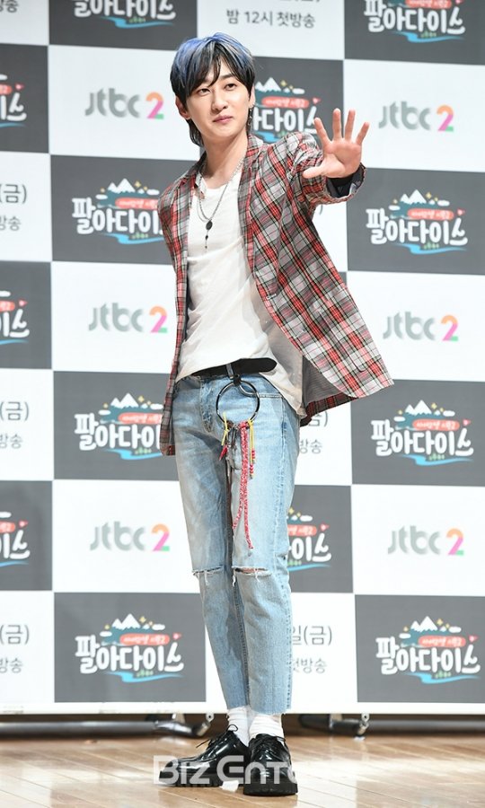 [BZ포토] 슈퍼주니어 은혁, 이 구역 패션왕 '아메리카st' : 네이트 연예