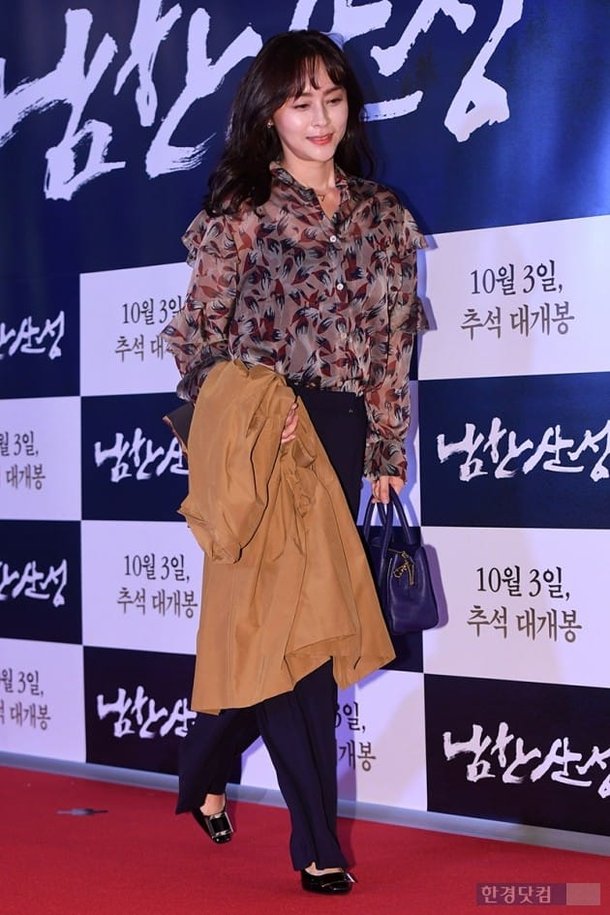 [포토] 우희진, '가을느낌 물씬 풍기며~' : 네이트 연예